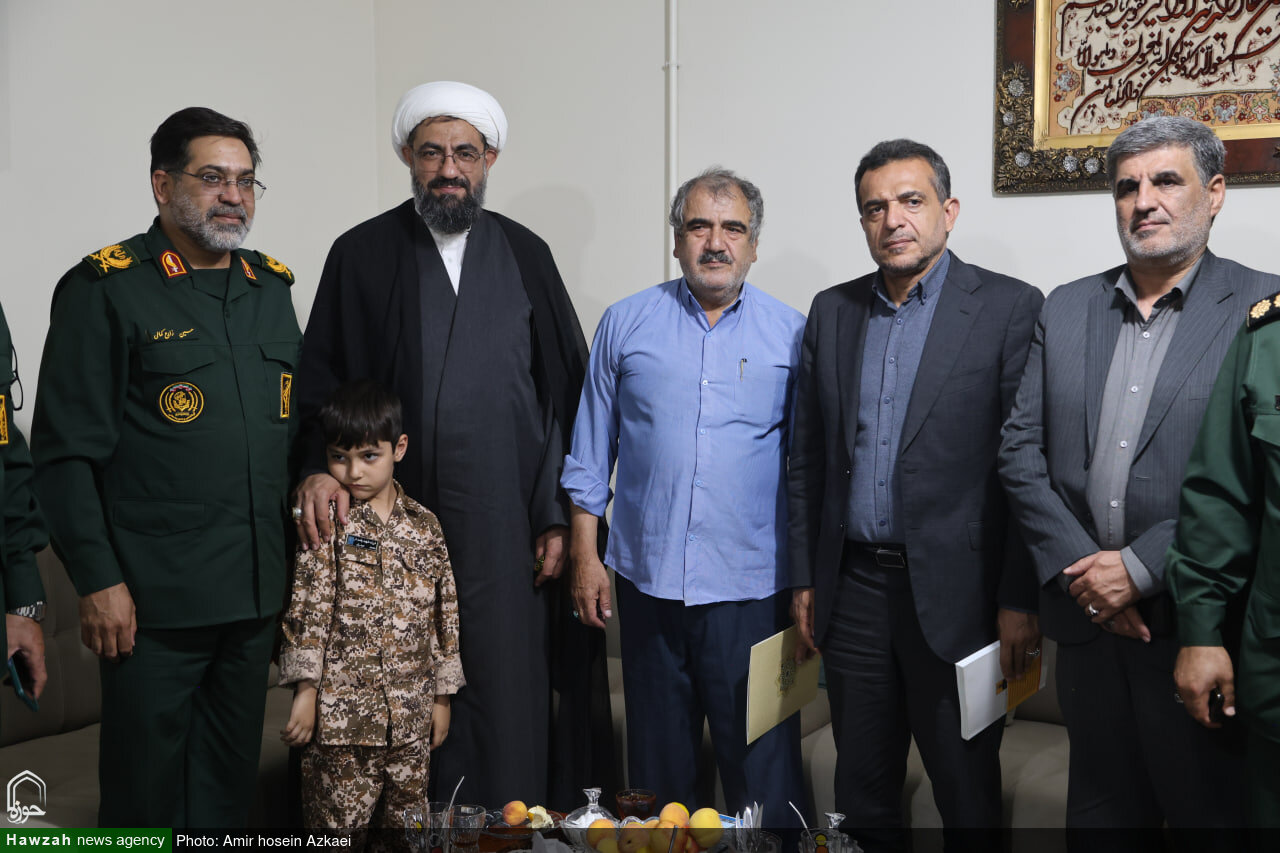 تصاویر / تجلیل امام جمعه همدان از رشادت‌های سردار هادی‌پور