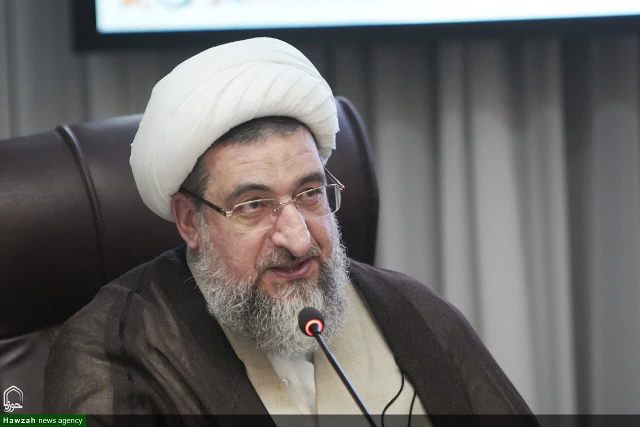 افتخار حوزه‌های شیعی، زنده بودن سنت نقد و آزاداندیشی است