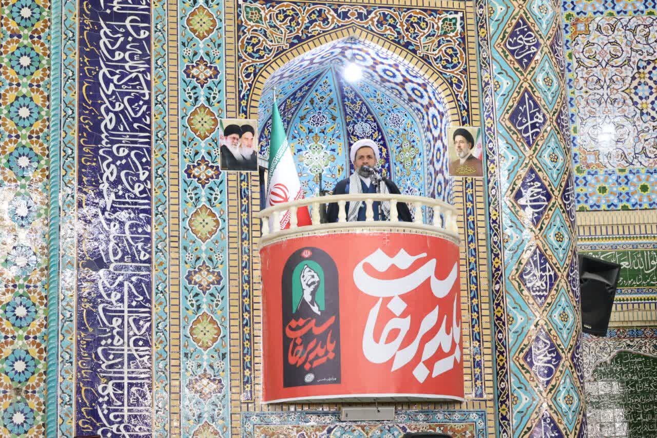مسئولان باید خود را بدهکار مردم بدانند