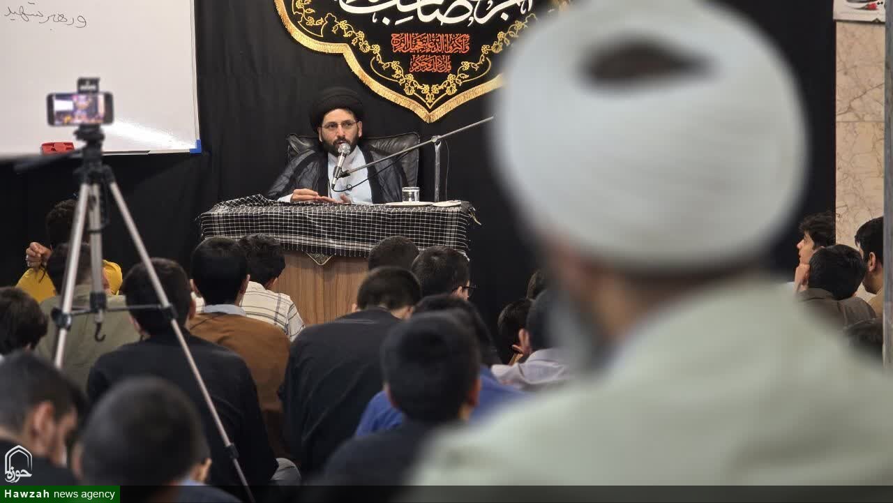 طلاب در میدان جنگ شناختی، رسالت جهاد تبیین را بر عهده دارند