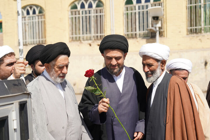 تصاویر /,تجدید میثاق مدیر واساتید حوزه علمیه قزوین با شهیدان