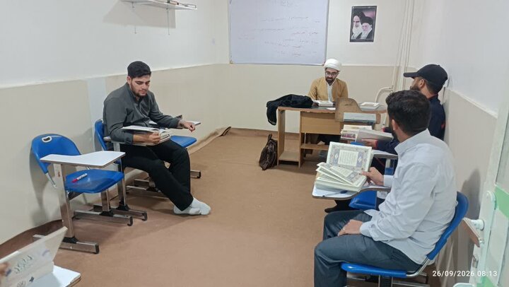 تصاویر/برگزاری کارگاه آموزش قرآن کریم ویژه طلاب دلفان
