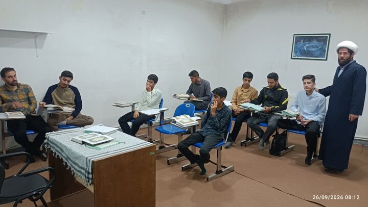 تصاویر/برگزاری کارگاه آموزش قرآن کریم ویژه طلاب دلفان