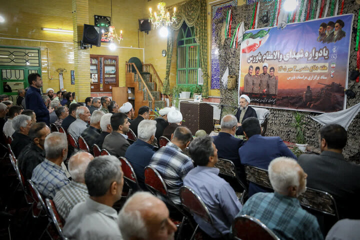 تصاویر / مراسم یادواره شهدا  با حضور امام جمعه قزوین