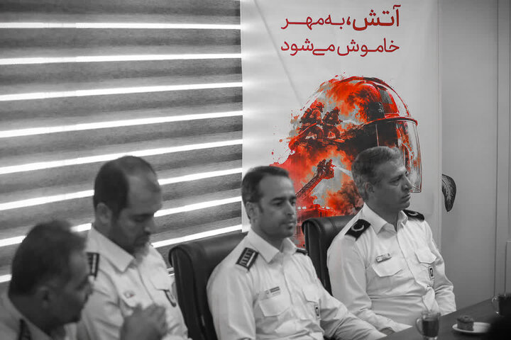 تصاویر / تجلیل از آتش نشانان توسط امام جمعه قزوین