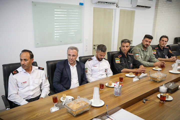 تصاویر / تجلیل از آتش نشانان توسط امام جمعه قزوین