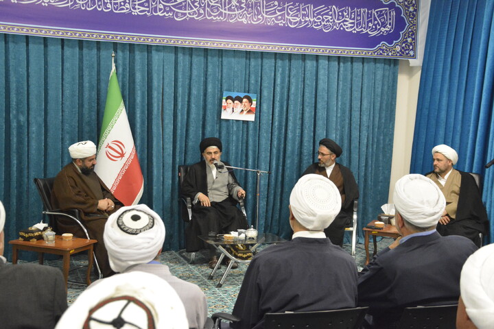 تصاویر/ دیدار نماینده ولی فقیه در آذربایجان غربی با خانواده علمای اهل سنت ارومیه فعال در جنگ ۱۲روزه، رمضان و تجمعات مردمی