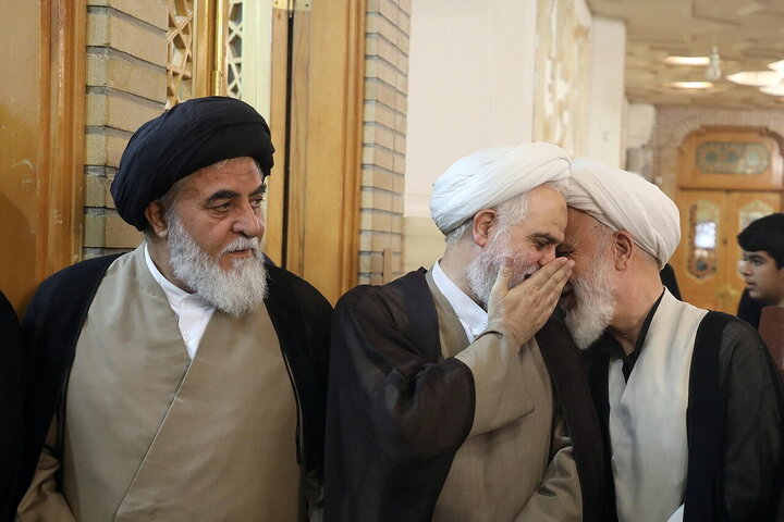 Photos/ Au sanctuaire de Fatima al-Massouma, Qom rend hommage au grand Ayatollah Shobeiri Zanjani