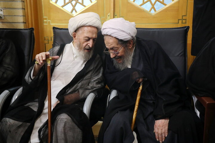 Photos/ Au sanctuaire de Fatima al-Massouma, Qom rend hommage au grand Ayatollah Shobeiri Zanjani