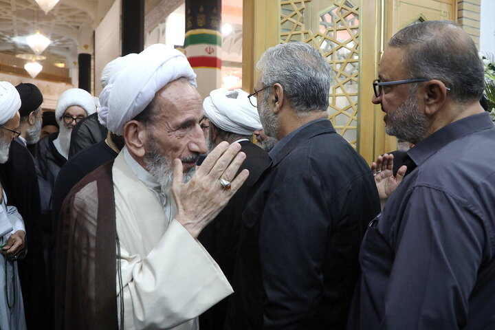 Photos/ Au sanctuaire de Fatima al-Massouma, Qom rend hommage au grand Ayatollah Shobeiri Zanjani