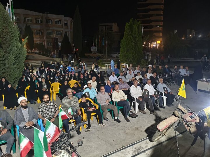 تصاویر/برگزاری مراسم معنوی «شبی با شهدا» در جوار شهید گمنام در اراک