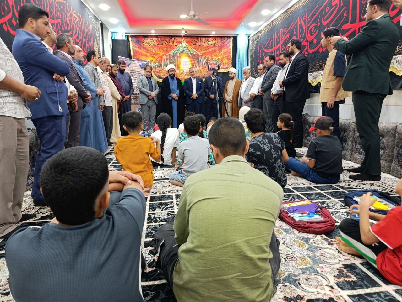 امام جمعه شهر «شیبان» در مراسم اهدای نوشت‌افزار مؤسسه باب‌الحوائج خوزستان: انفاق در راه خدا، گامی برای حمایت از نیازمندان است