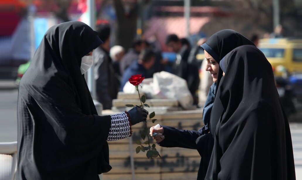 برای بازسازی فرهنگ حجاب، باید از رسانه و مسجد دوباره شروع کرد