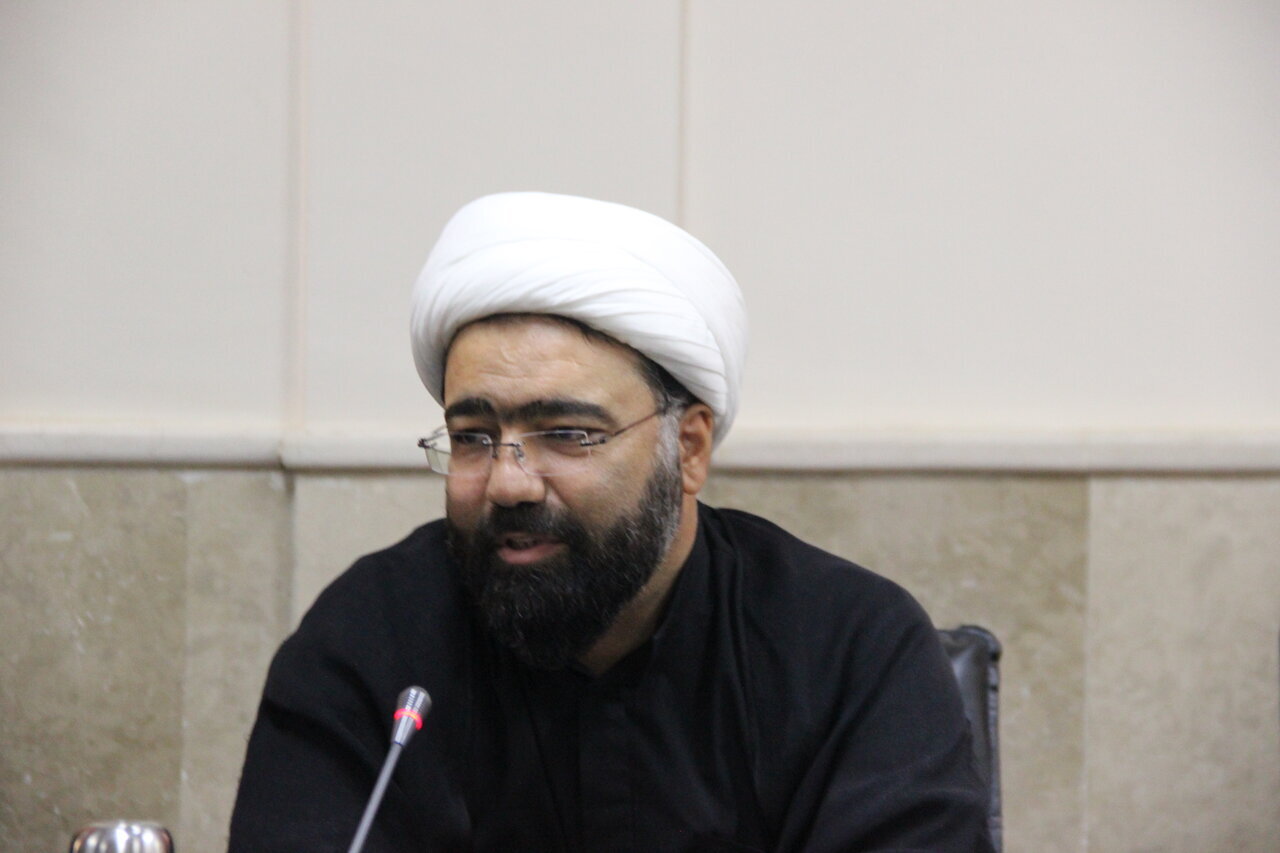 شهدای روحانی پرچمدار انقلاب و دوران دفاع مقدس در دفاع از ولایت بودند