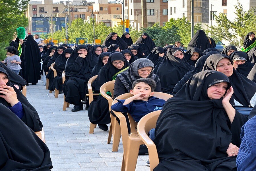 برگزاری مراسم «آبروی محله، افتخار کوچه» با حضور خواهران طلبه بسیجی