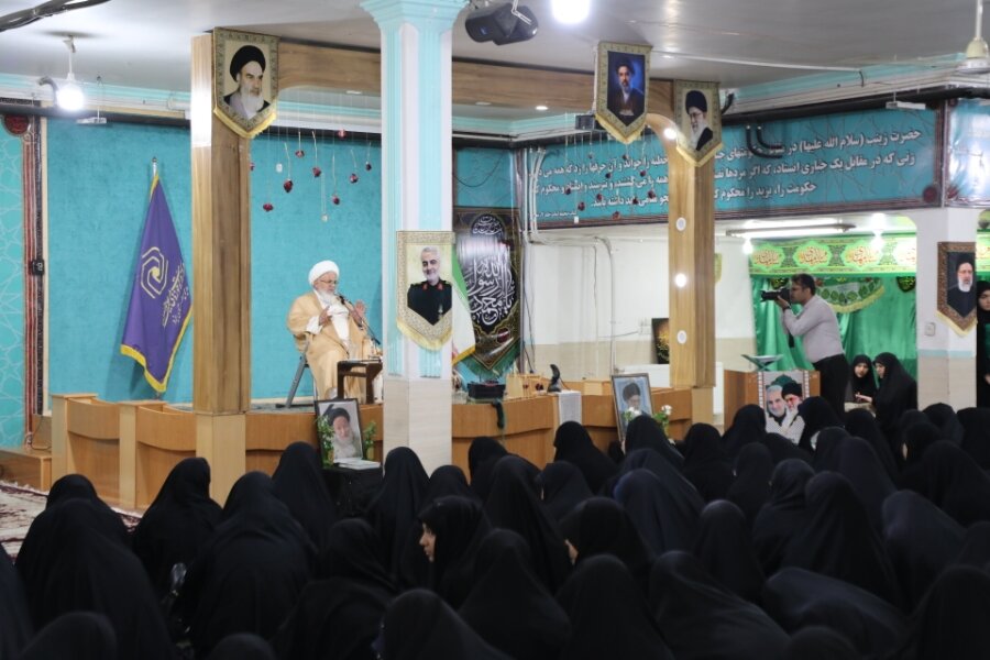 سال تحصیلی حوزه‌ علمیه خواهران یزد با حضور علما و مسئولان آغاز شد