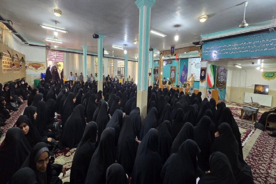 سال تحصیلی حوزه‌ علمیه خواهران یزد با حضور علما و مسئولان آغاز شد