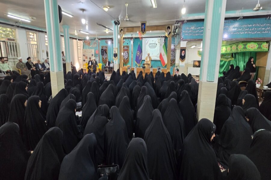 طلبه باید علم را با تهذیب نفس و حرکت در مسیر کمال همراه کند
