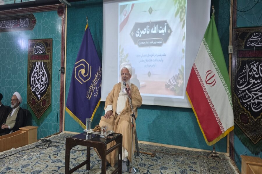 طلبه باید علم را با تهذیب نفس و حرکت در مسیر کمال همراه کند