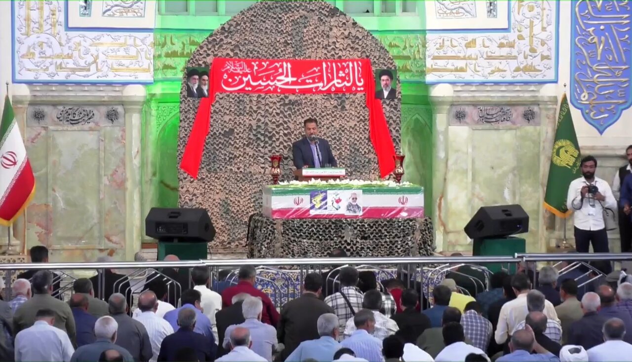مراسم وداع با سردارشهید حسین ظریفی در حرم مطهر رضوی