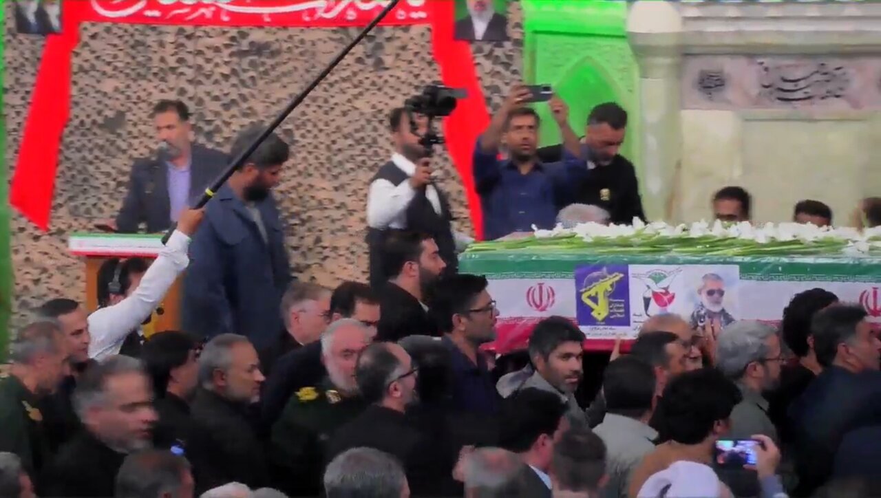 مراسم وداع با سردارشهید حسین ظریفی در حرم مطهر رضوی