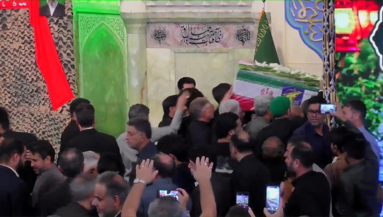 مراسم وداع با سردارشهید حسین ظریفی در حرم مطهر رضوی