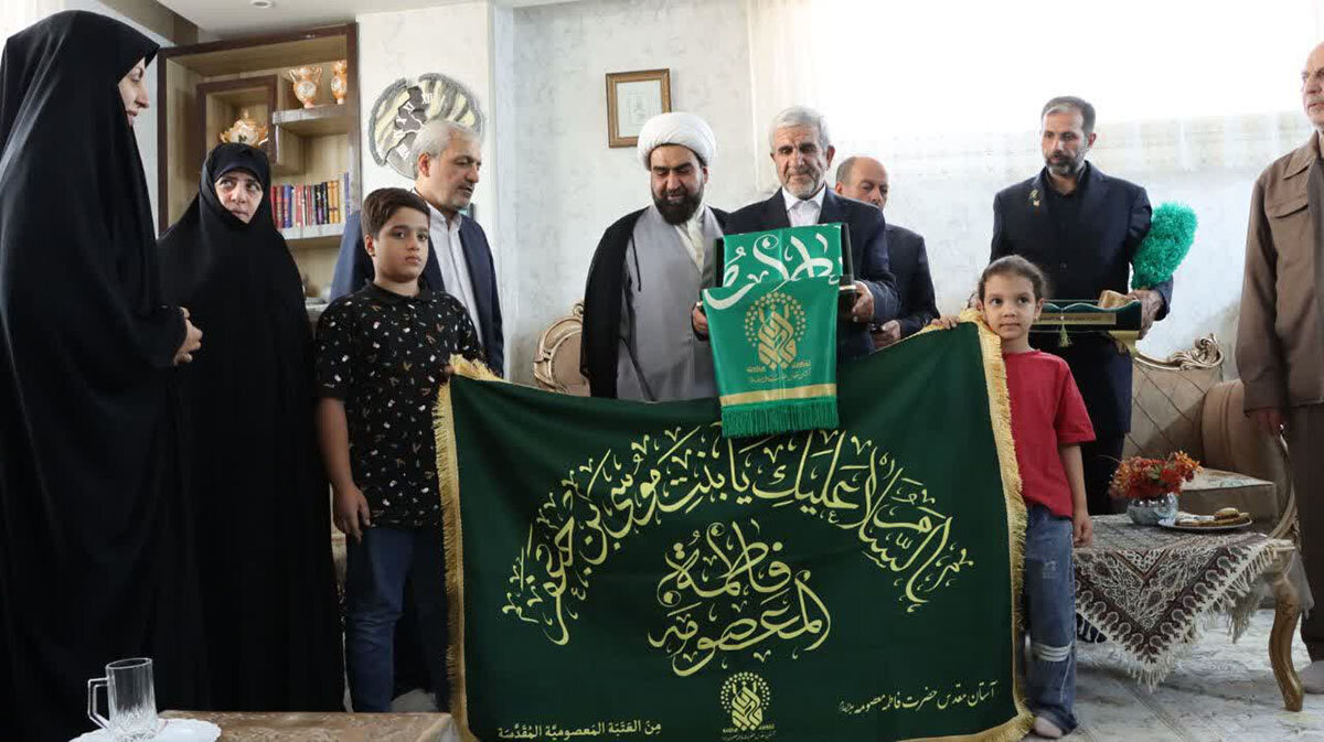 دیدار سفیران کریمه با خانواده ۲۲ شهید استان اصفهان