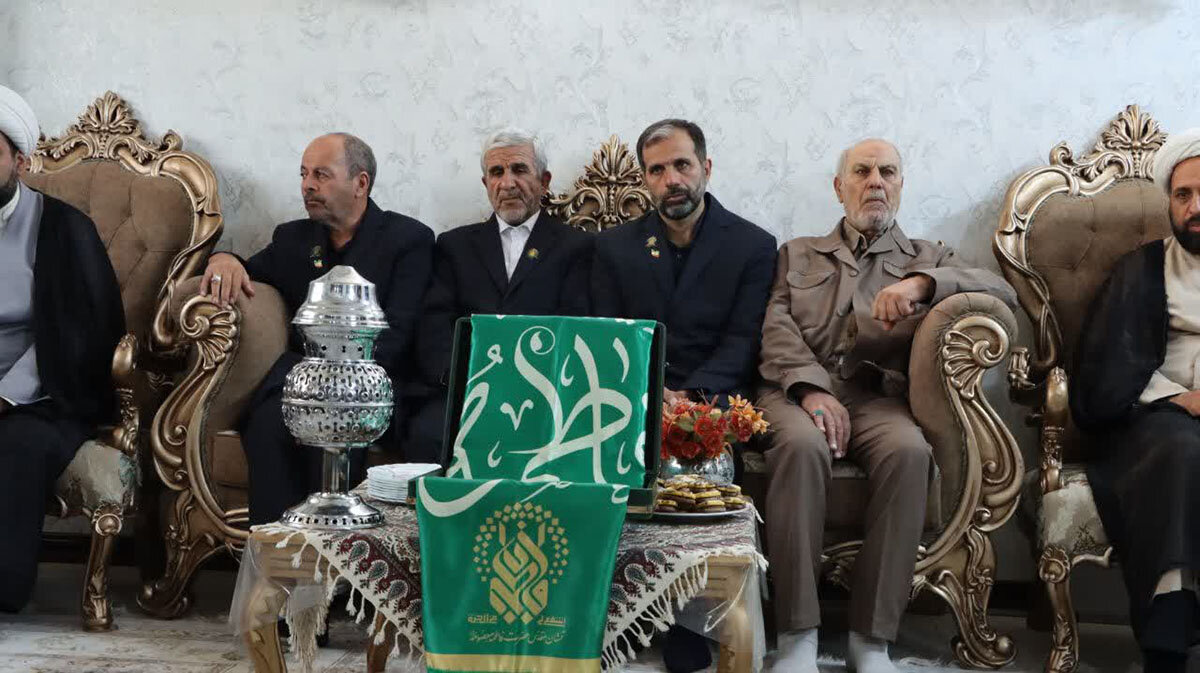 دیدار سفیران کریمه با خانواده ۲۲ شهید استان اصفهان