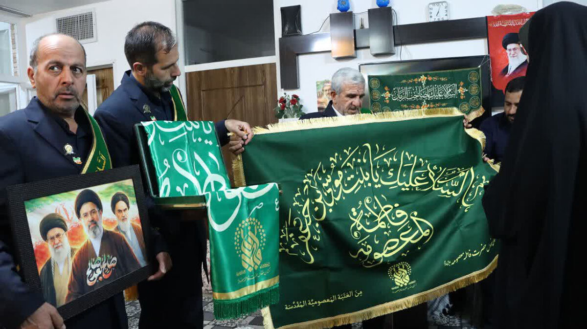 دیدار سفیران کریمه با خانواده ۲۲ شهید استان اصفهان
