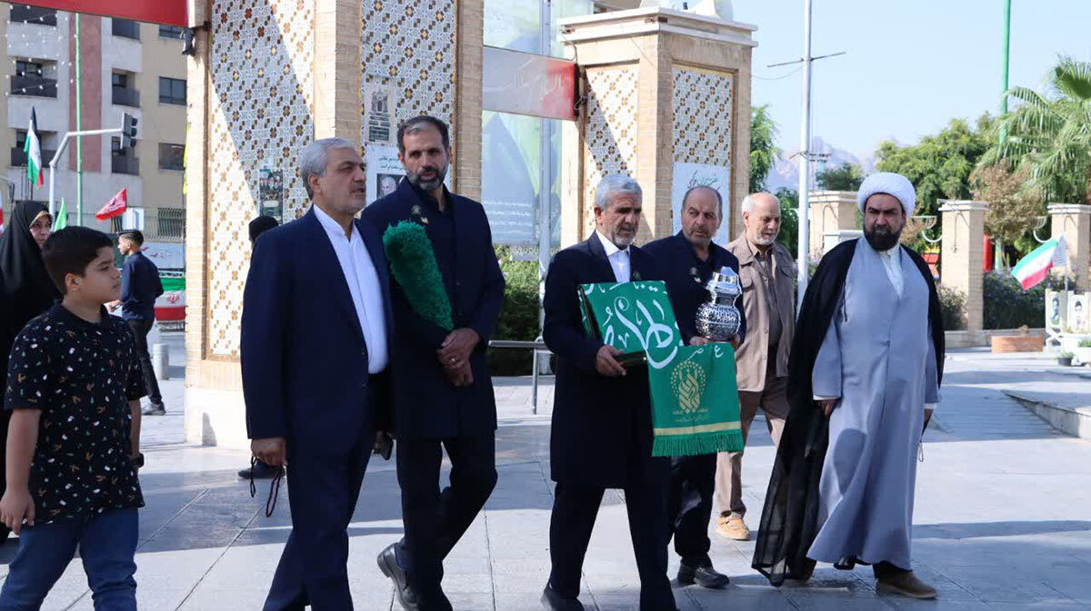 دیدار سفیران کریمه با خانواده ۲۲ شهید استان اصفهان