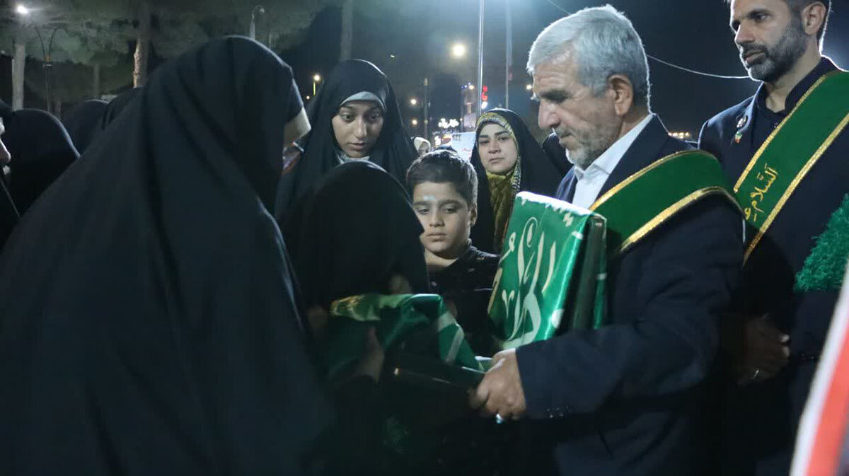 دیدار سفیران کریمه با خانواده ۲۲ شهید استان اصفهان