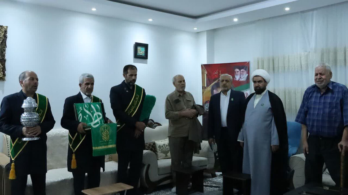دیدار سفیران کریمه با خانواده ۲۲ شهید استان اصفهان