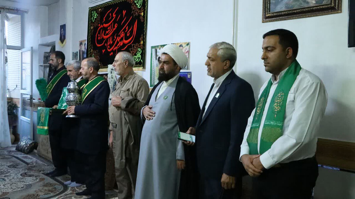 دیدار سفیران کریمه با خانواده ۲۲ شهید استان اصفهان