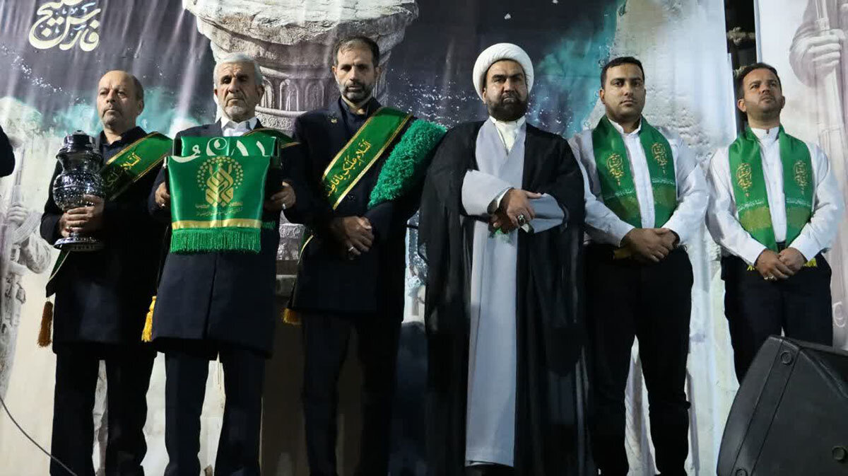 دیدار سفیران کریمه با خانواده ۲۲ شهید استان اصفهان