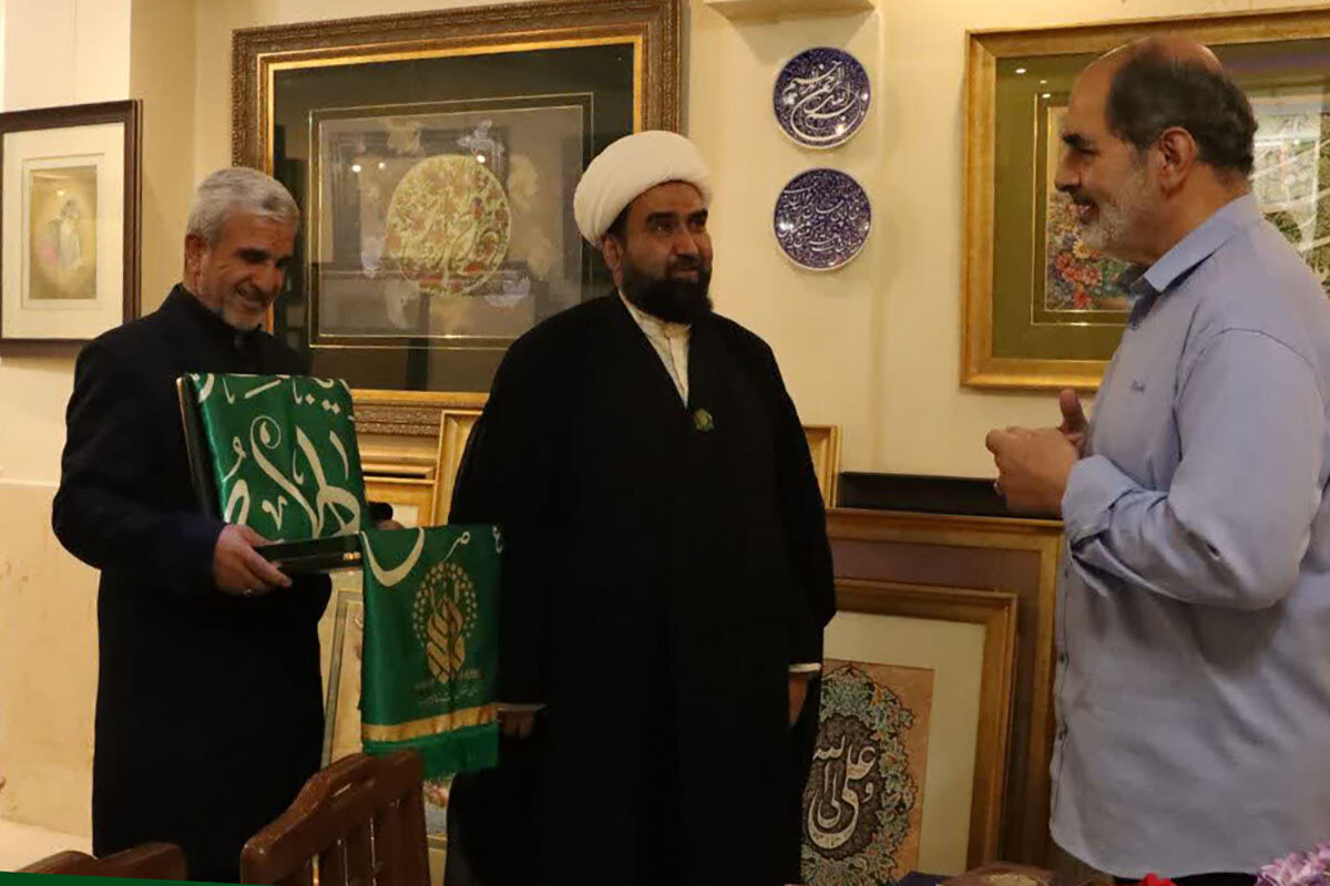 دیدار سفیران کریمه با خانواده ۲۲ شهید استان اصفهان