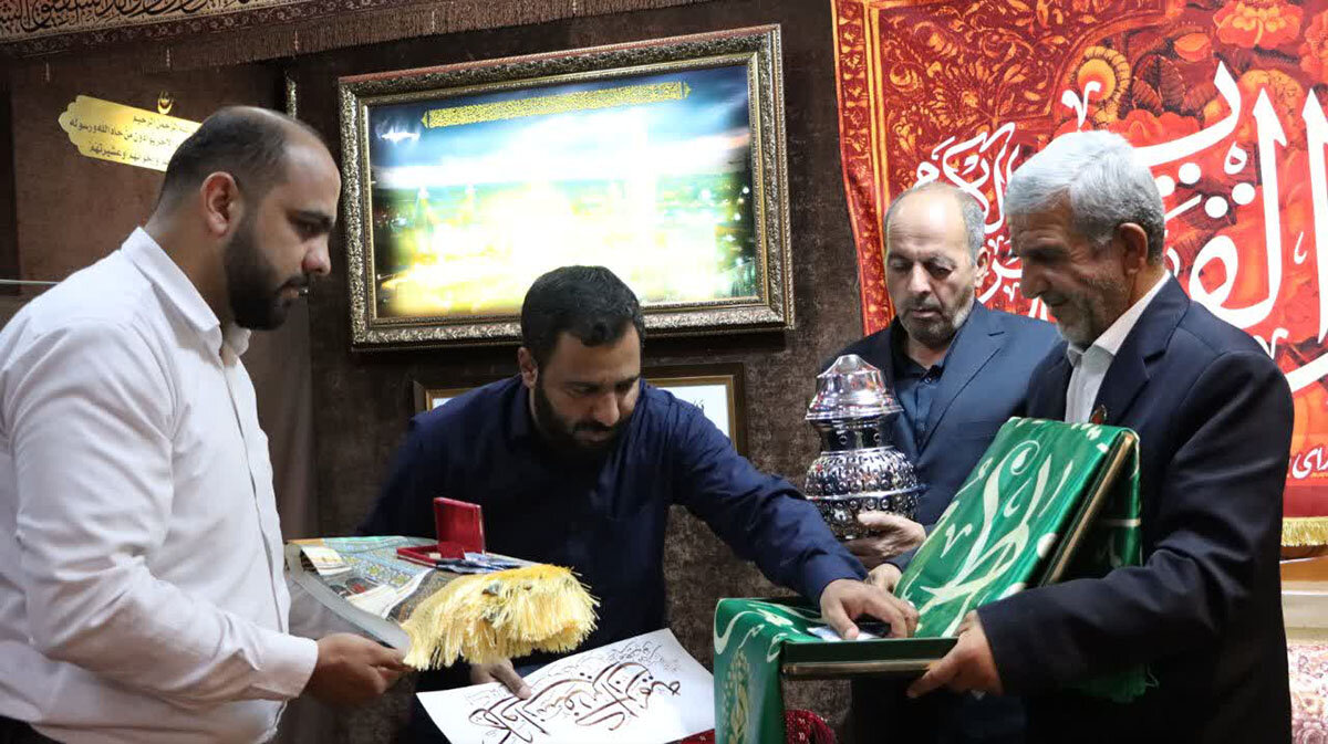 دیدار سفیران کریمه با خانواده ۲۲ شهید استان اصفهان