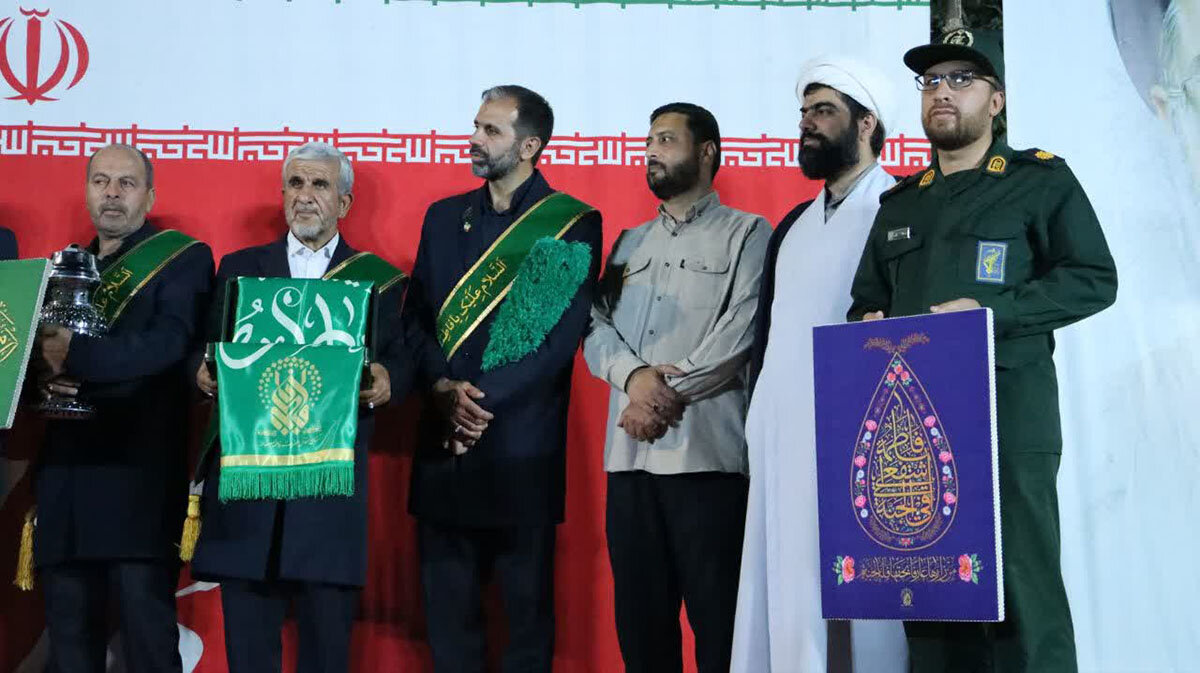 دیدار سفیران کریمه با خانواده ۲۲ شهید استان اصفهان