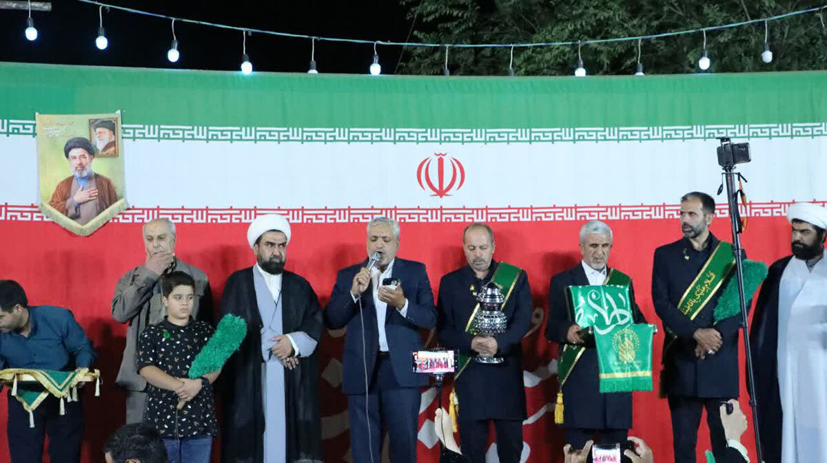 دیدار سفیران کریمه با خانواده ۲۲ شهید استان اصفهان