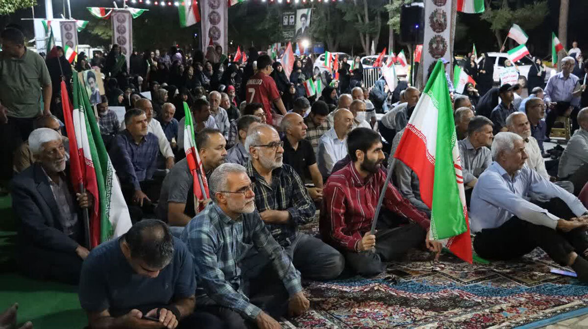 دیدار سفیران کریمه با خانواده ۲۲ شهید استان اصفهان