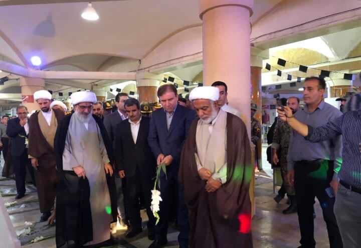تصاویر/ تجدید میثاق مسئولان بوشهر با آرمانهای شهدا