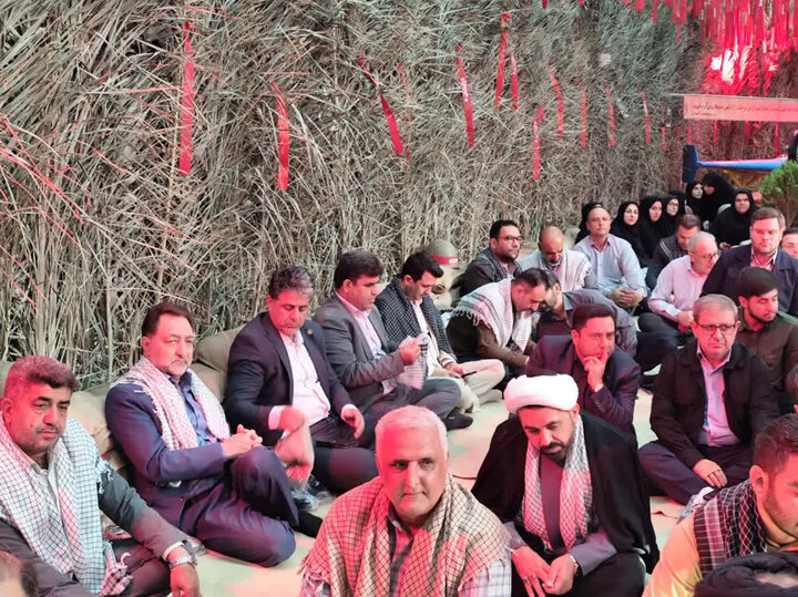 تصاویر/درس اخلاق مدیران ساوه همزمان با افتتاح نمایشگاه سنگر
