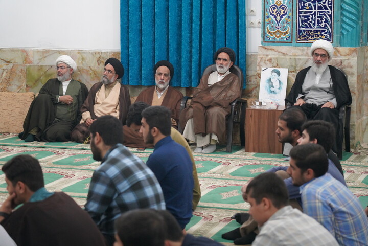 تصاویر/ بزرگداشت آیت‌الله شبیری زنجانی در حوزه علمیه بوشهر