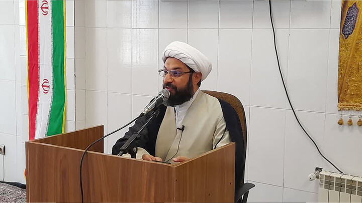 تصاویر/ سی‌ و ششمین جلسه از سلسله‌ جلسات شرحی بر حکمت های نهج‌البلاغه در مدرسه علمیه امام مهدی (عج) شهر کرمان