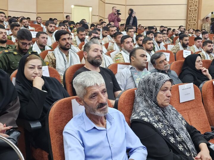 تصاویر/آیین گرامیداشت روز سرباز در سنندج
