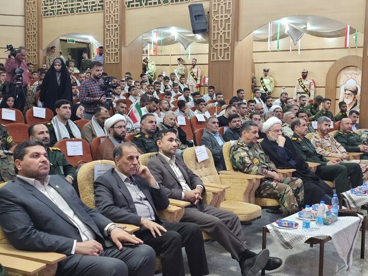 تصاویر/آیین گرامیداشت روز سرباز در سنندج