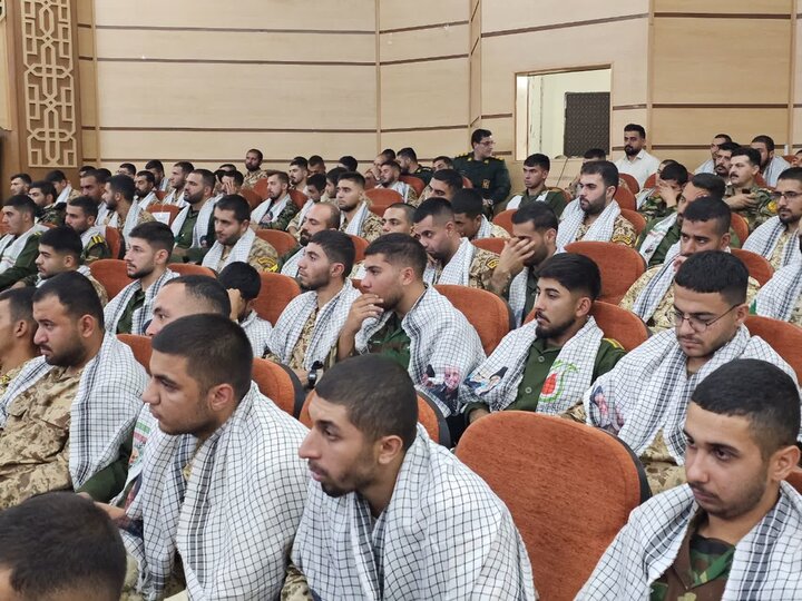 تصاویر/آیین گرامیداشت روز سرباز در سنندج