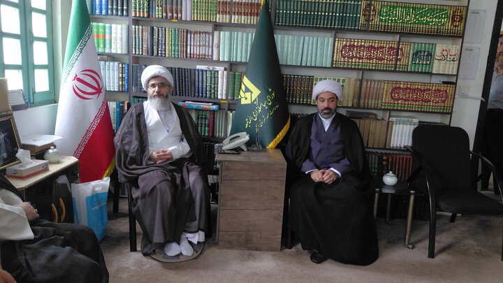 تصاویر/ دیدار امام جمعه شهرستان آمل با مدیریت حوزه علمیه استان