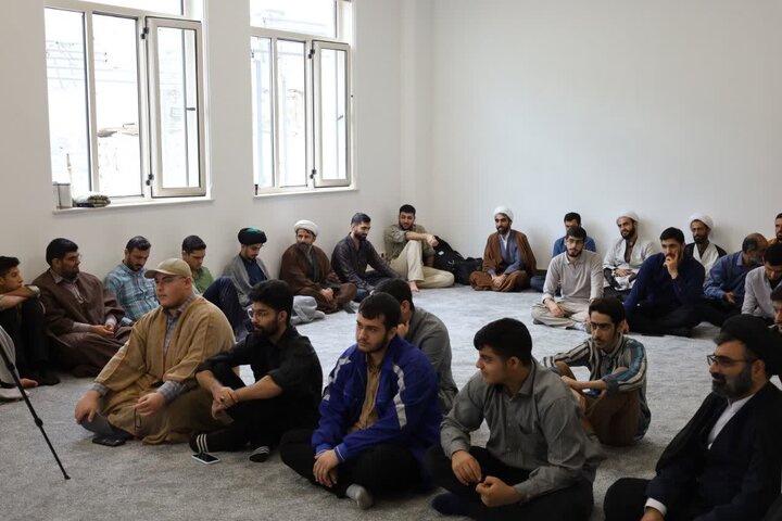 تصاویر/ برنامه گرامیداشت هفته دفاع مقدس با سخنرانی مدیر حوزه علمیه مازندران