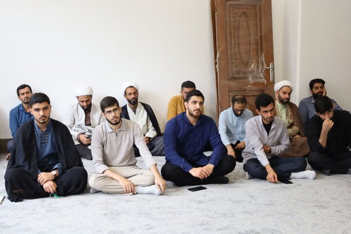 تصاویر/ برنامه گرامیداشت هفته دفاع مقدس با سخنرانی مدیر حوزه علمیه مازندران