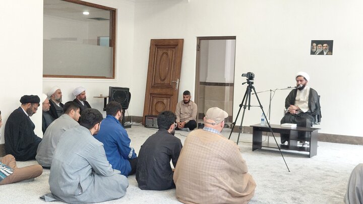 تصاویر/ برنامه گرامیداشت هفته دفاع مقدس با سخنرانی مدیر حوزه علمیه مازندران
